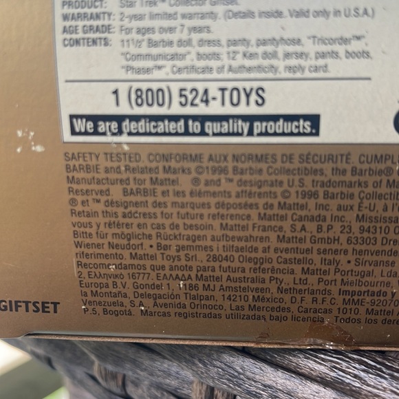 ✨ Collector Edition ~ 30th Anniversary Barbie & Ken Star Trek gift set ✨ - Picture 14 of 14